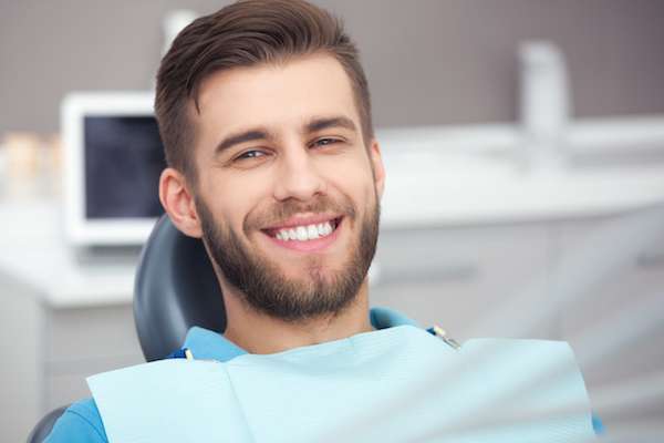 A Cosmetic Dentist Explains Different Treatment Options from Oak Tree Dental in McLean, VA