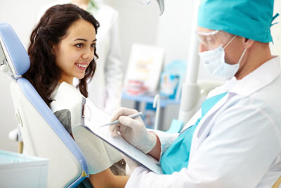 Improve Your Smile By Visiting A Cosmetic Dentist