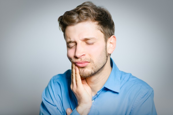 When A Dental Emergency May Require Tooth Extractions
